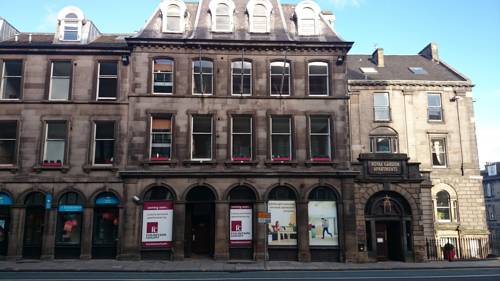 Fountain Court Apartments - Royal Garden