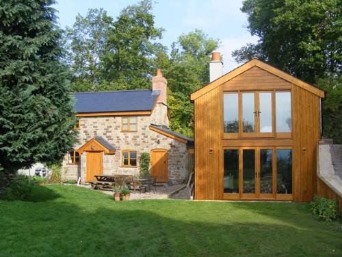 Green Whale Tump Bed and Breakfast
