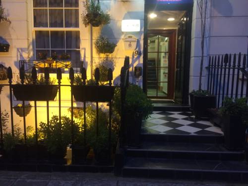 Surtees Hotel