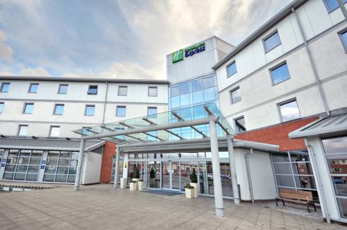 Holiday Inn Express Leigh - Sports Village