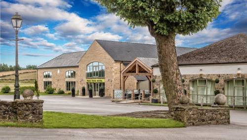 Peak Edge Hotel at the Red Lion