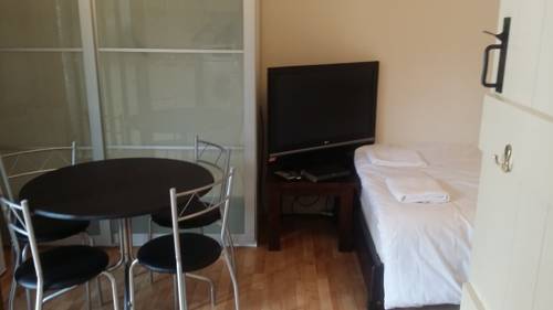 Clifden Arms Apartments