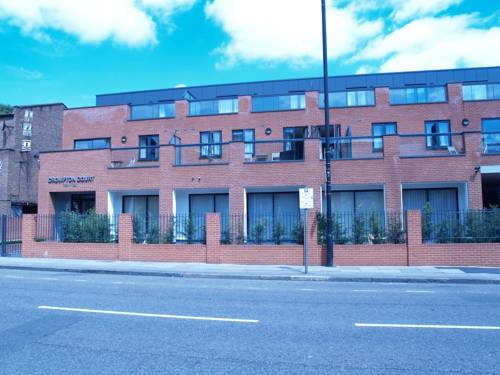 Crompton Court Apartments