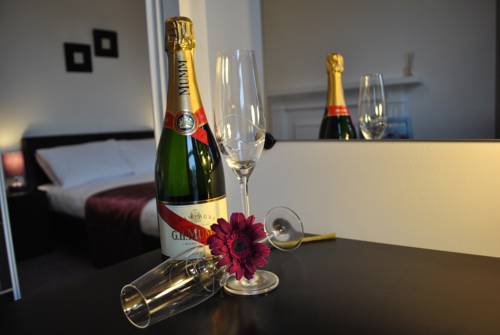AB11 Town House Hotel