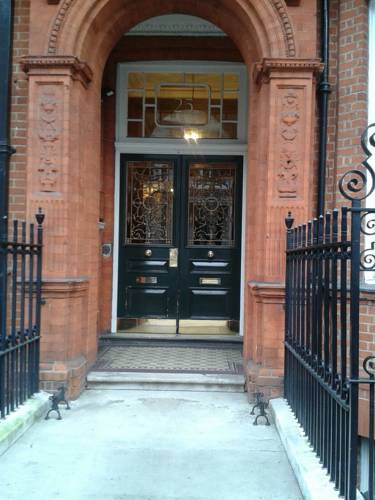 Two Bedroom Apartment In Knightsbridge