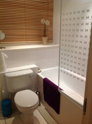Zone One Cheap and Chic Studio