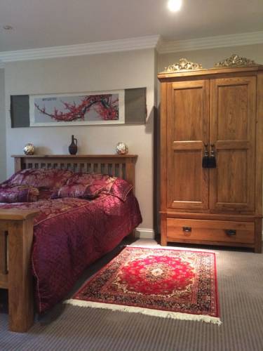 Central Oxford Apartments and Suites