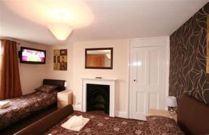 Central Studio Rooms - Portland Street