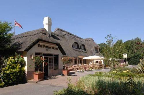 Potters Heron Hotel