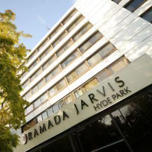 Ramada Hyde Park Accommodation