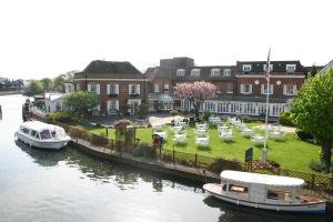 Macdonald Compleat Angler Hotel