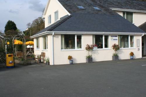 Estuary Lodge Hotel and Restaurant