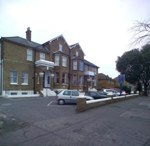 Channins Hounslow Hotel - London