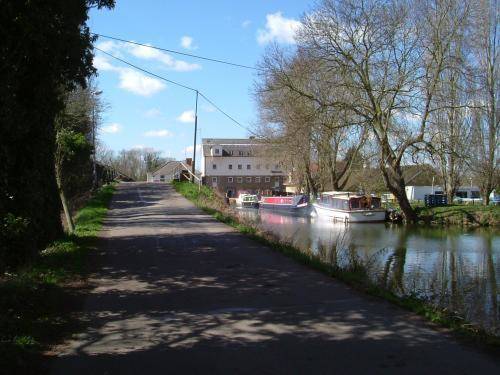 Roydon Marina Village Hotel