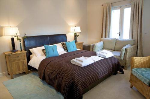 Angelique Rooms