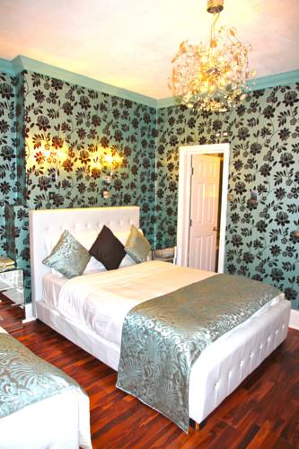 Crompton Guest House