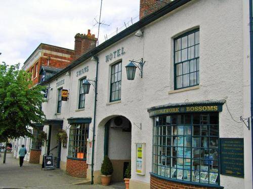 Three Swans Hotel